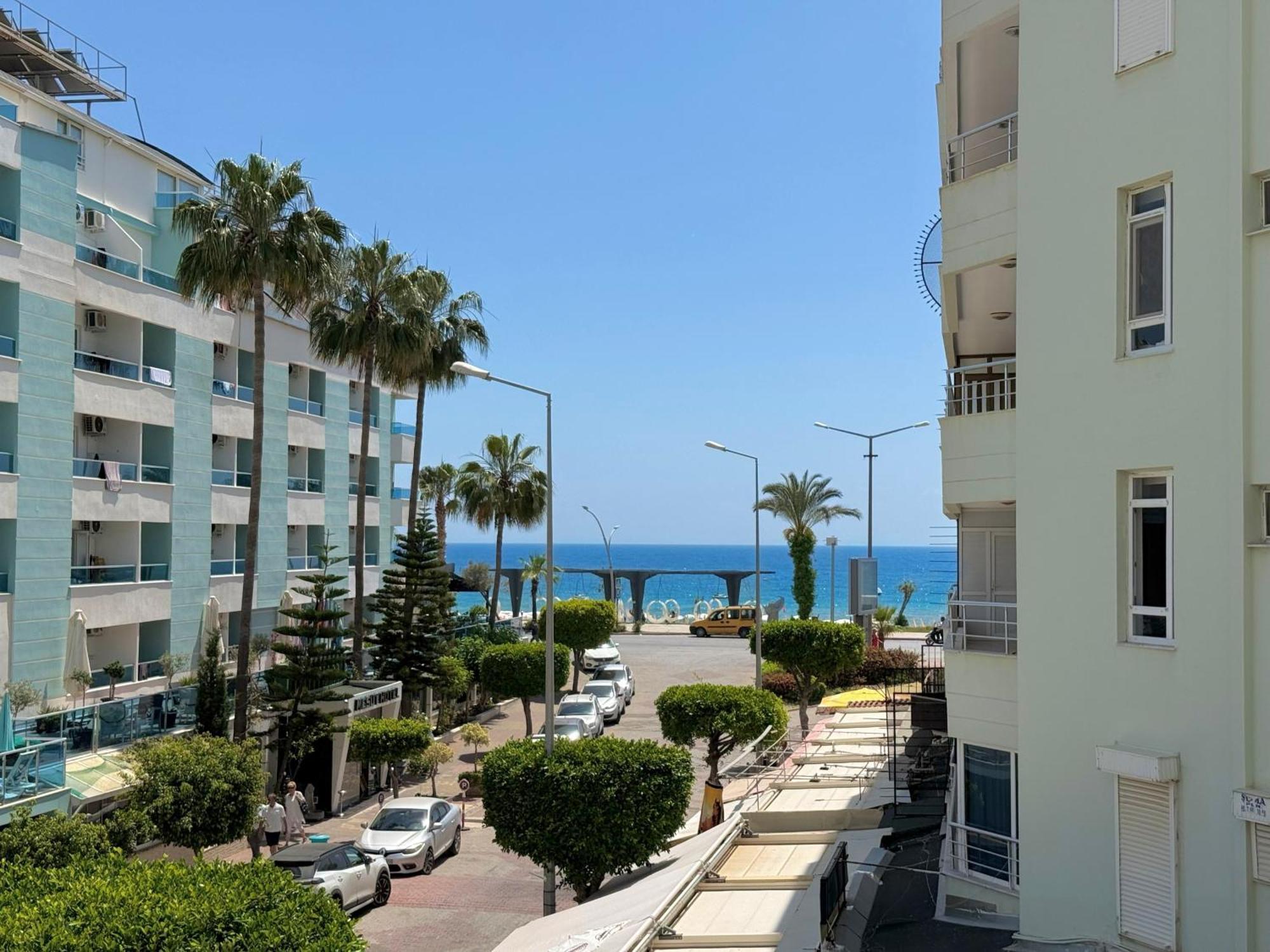 Sa Apartments! Beachfront With Sea View & Pool Apartament