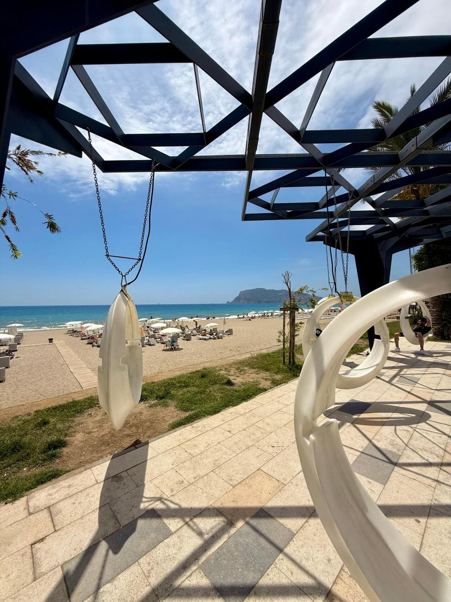 Sa Apartments! Beachfront With Sea View & Pool Apartament *