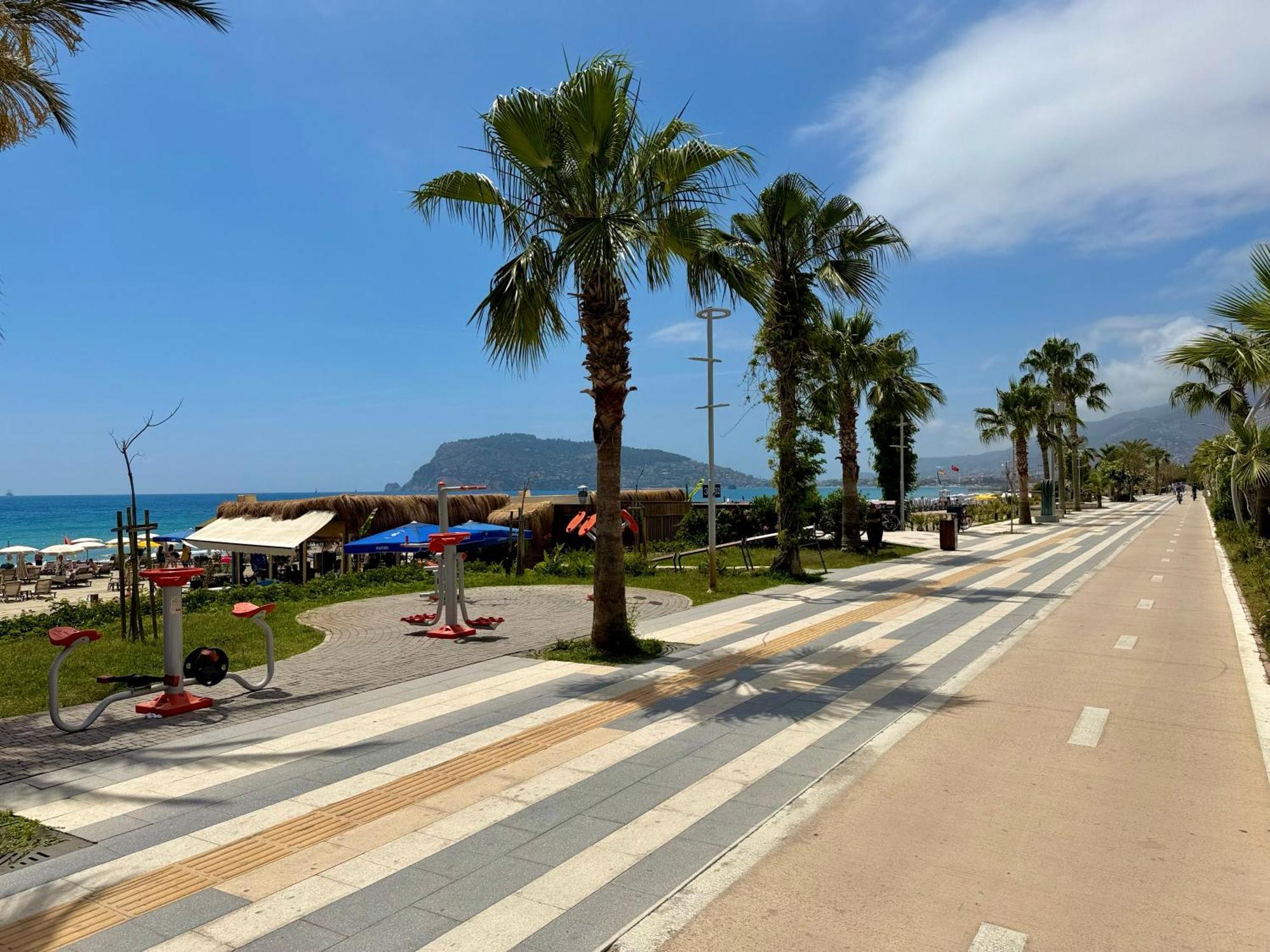 Sa Apartments! Beachfront With Sea View & Pool