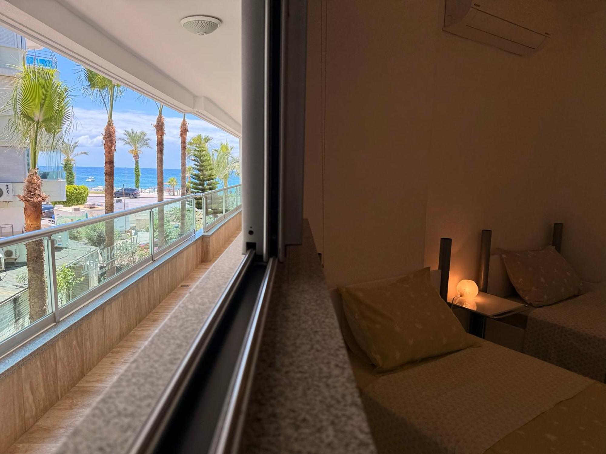 Apartament Sa Apartments! Beachfront With Sea View & Pool