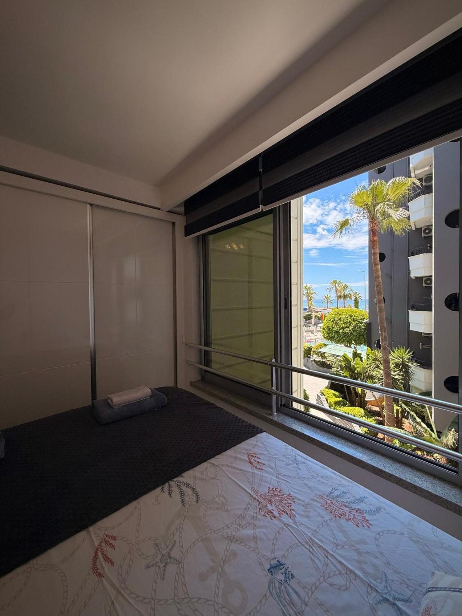 Apartament Sa Apartments! Beachfront With Sea View & Pool *