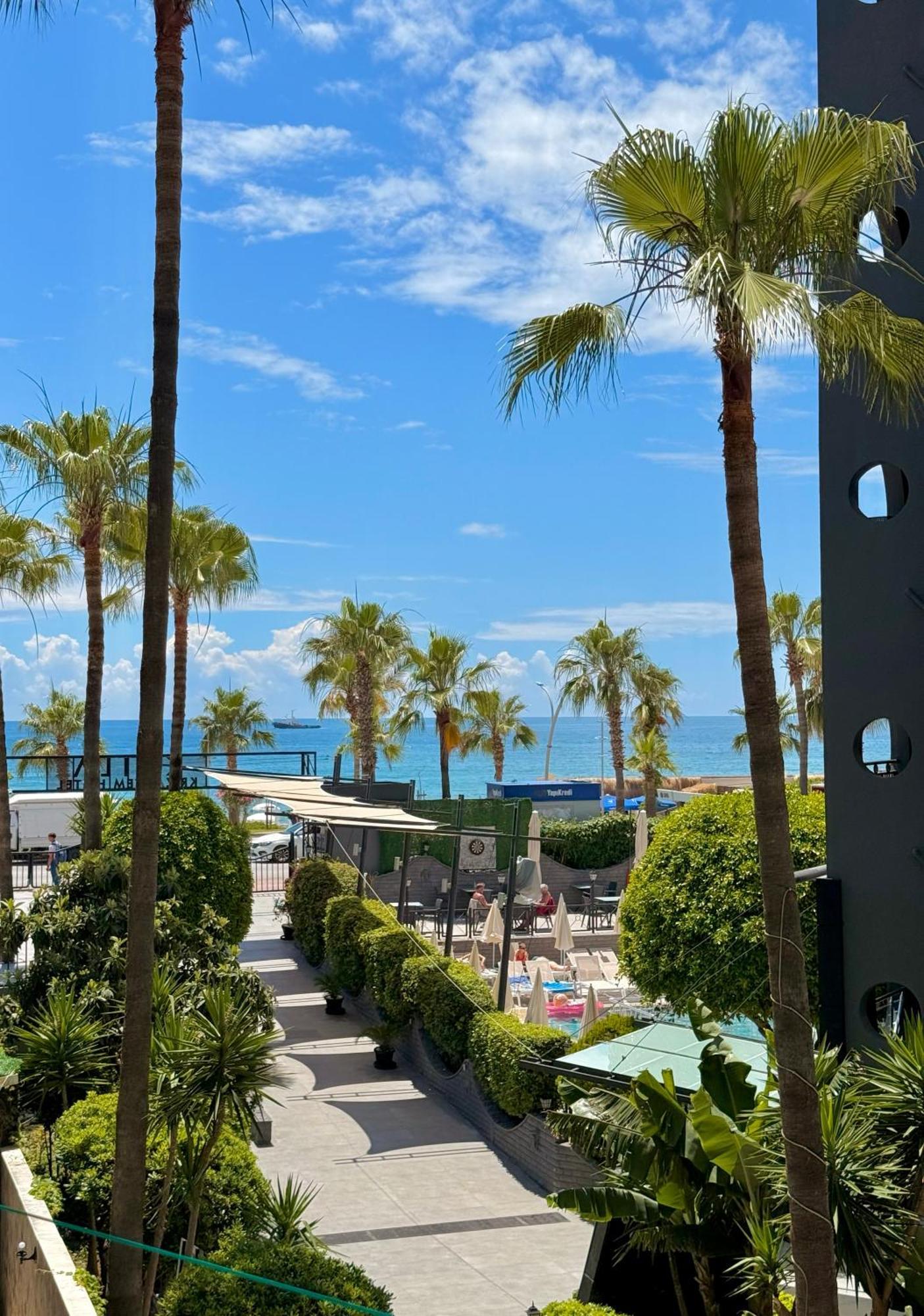 Sa Apartments! Beachfront With Sea View & Pool *