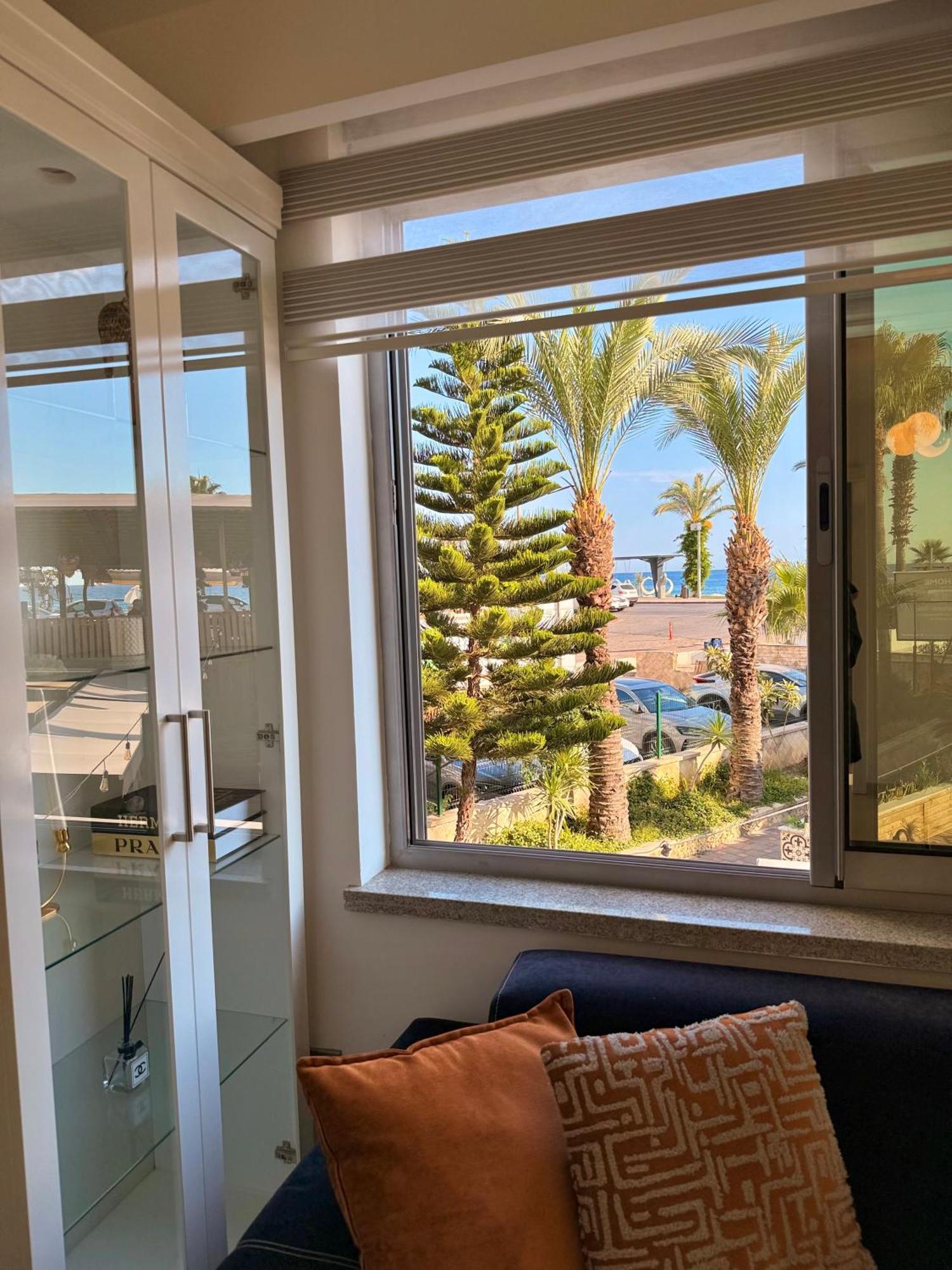 Apartament Sa Apartments! Beachfront With Sea View & Pool