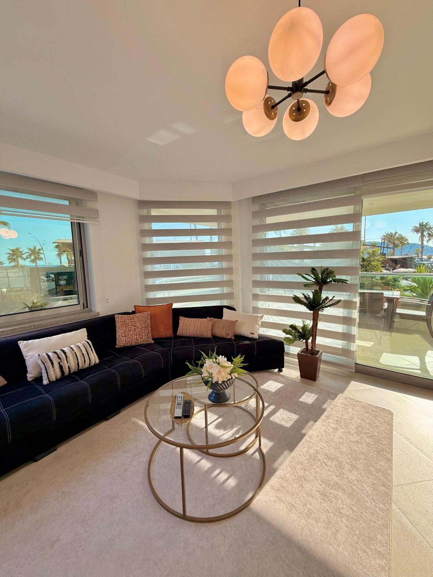 Sa Apartments! Beachfront With Sea View & Pool Apartament *