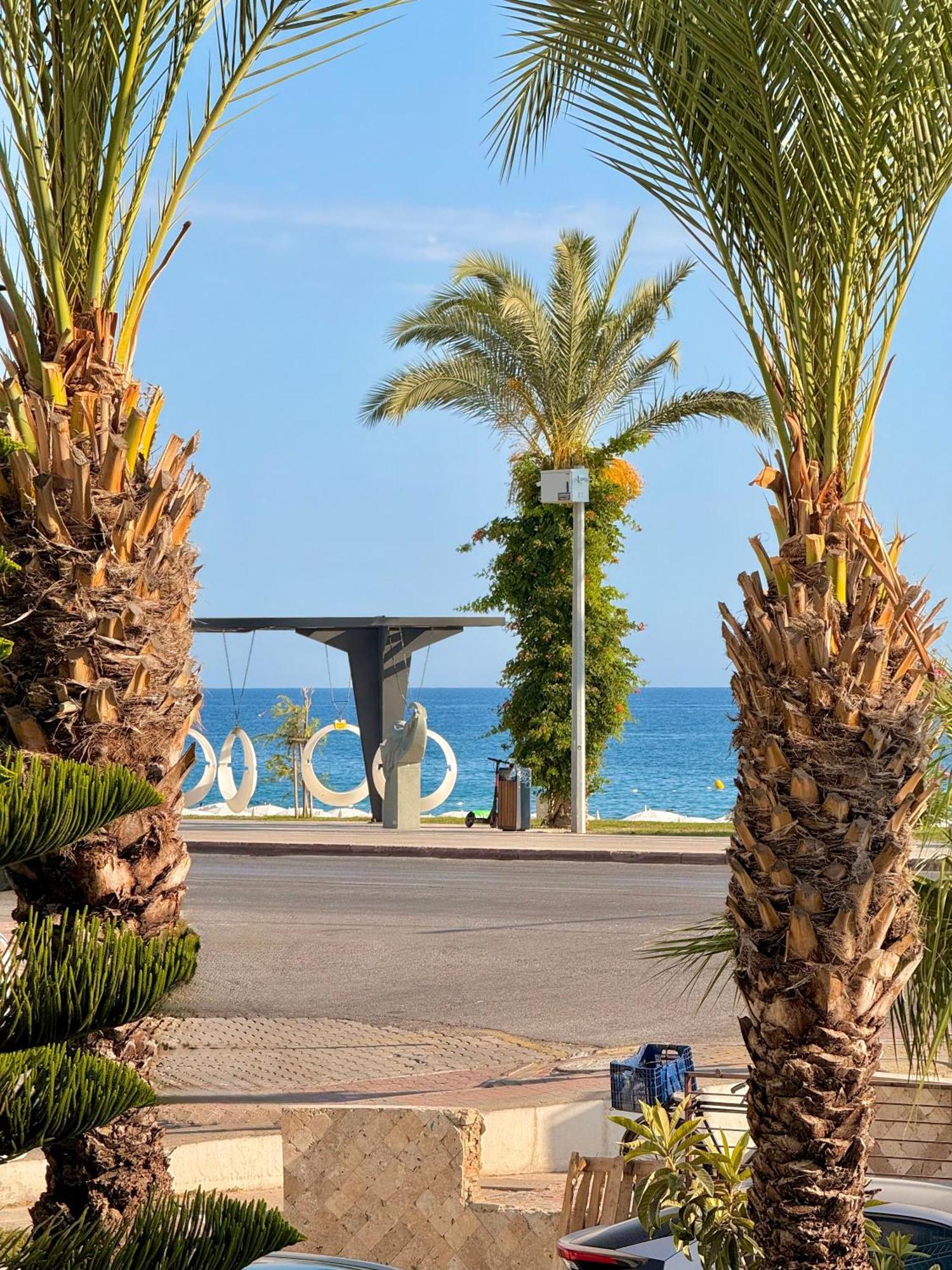 Sa Apartments! Beachfront With Sea View & Pool *